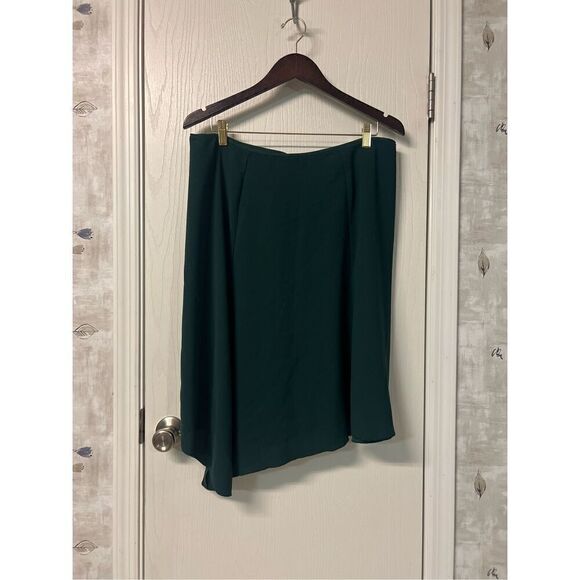 H & M Skirt - Picture 1 of 4